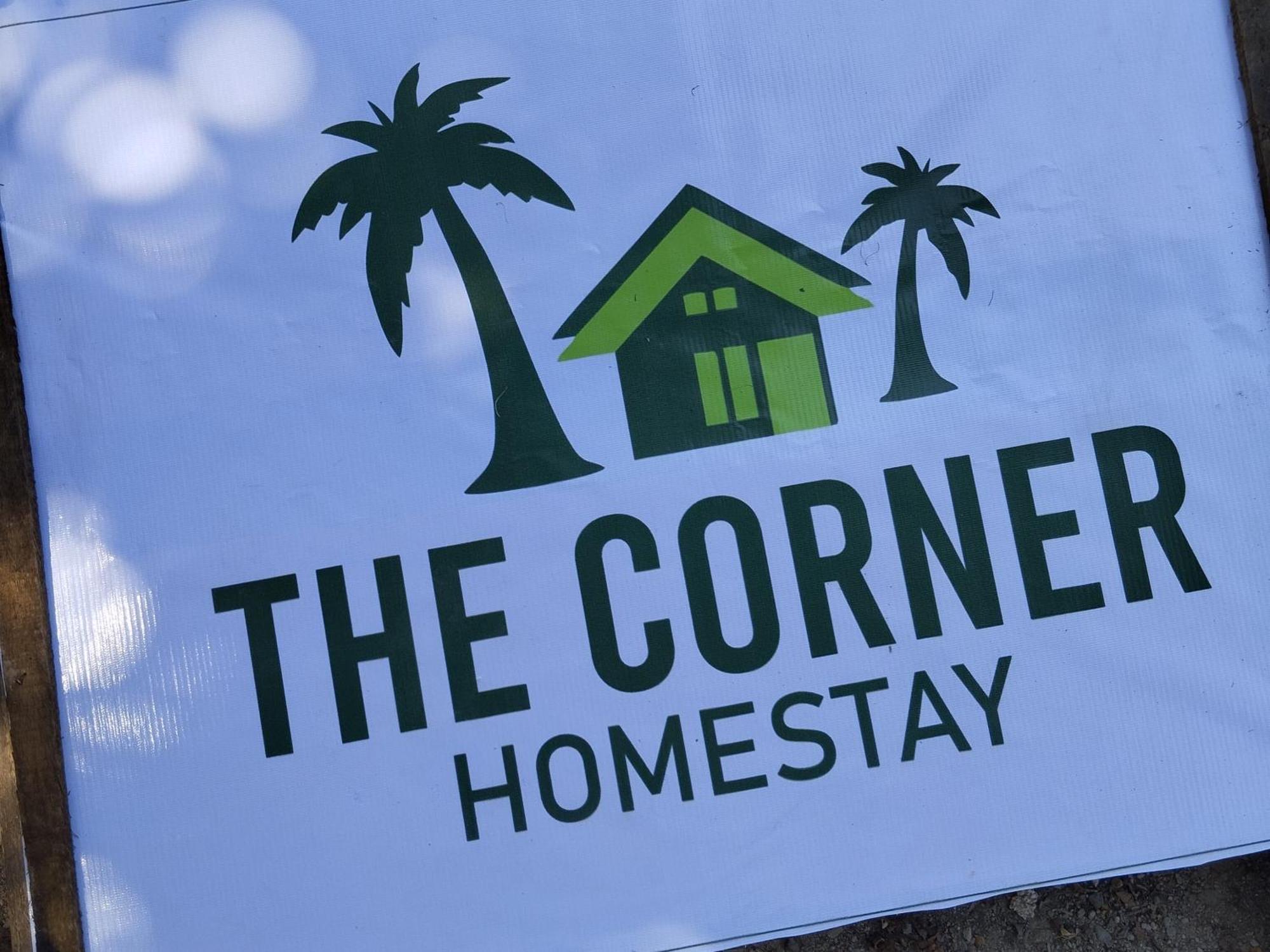 The Corner Homestay Kuta  Екстериор снимка